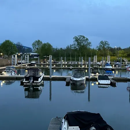 Lukrecja Houseboat Botel *