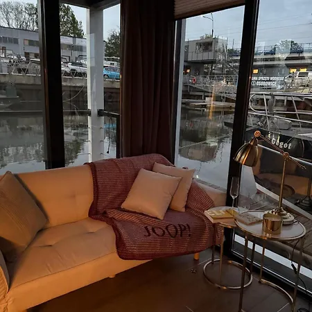 Lukrecja Houseboat Wrocław