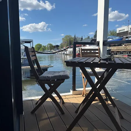 Úszó hotel Lukrecja Houseboat *