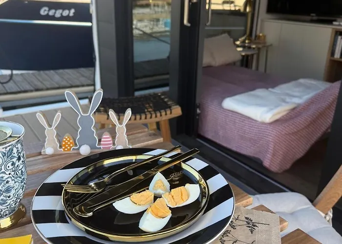 Lukrecja Houseboat Botel Vratislav