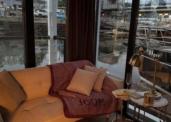 Lukrecja Houseboat Vratislav