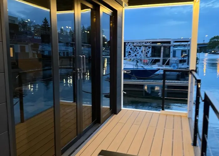 Lukrecja Houseboat Vratislav