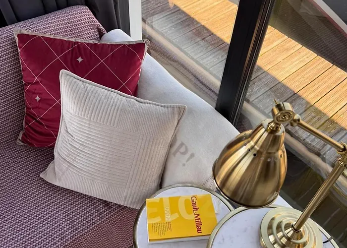 Lukrecja Houseboat Botel Vratislav