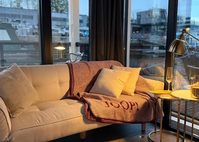 Botel Lukrecja Houseboat Vratislav