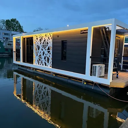Lukrecja Houseboat *