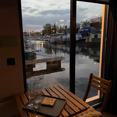 Lukrecja Houseboat Wrocław