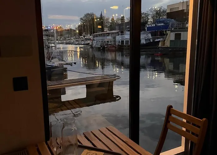 Lukrecja Houseboat Wrocław