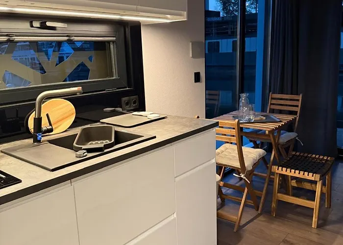 Botel Lukrecja Houseboat *